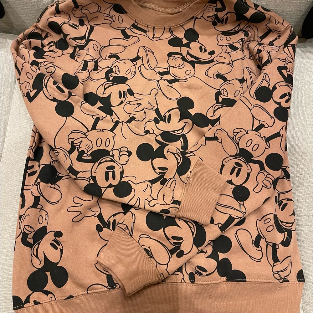 Disney officially liscensed Mickey beige Sweater sz small